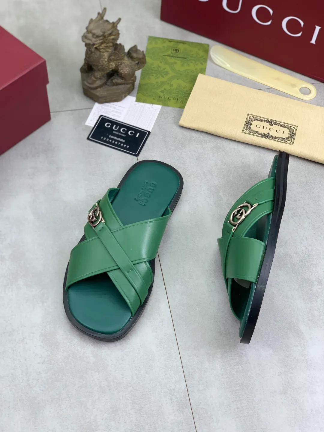 Men's shoes 💰P380💰[New model] High version 🎁🎁🎁 GUCCI New casual hot diamond slippers for the Year of the Snake, original official website, perfect workmanship, transmitting a kind of noble luxury, sublimating its definition of luxury in Gucci's high-end extraordinary craftsmanship. Original Gucci double G combination outsole, code number: 40-44 (45 customized) complete package